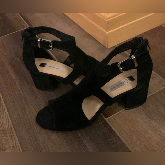 Black Heels - Picture 3 of 5